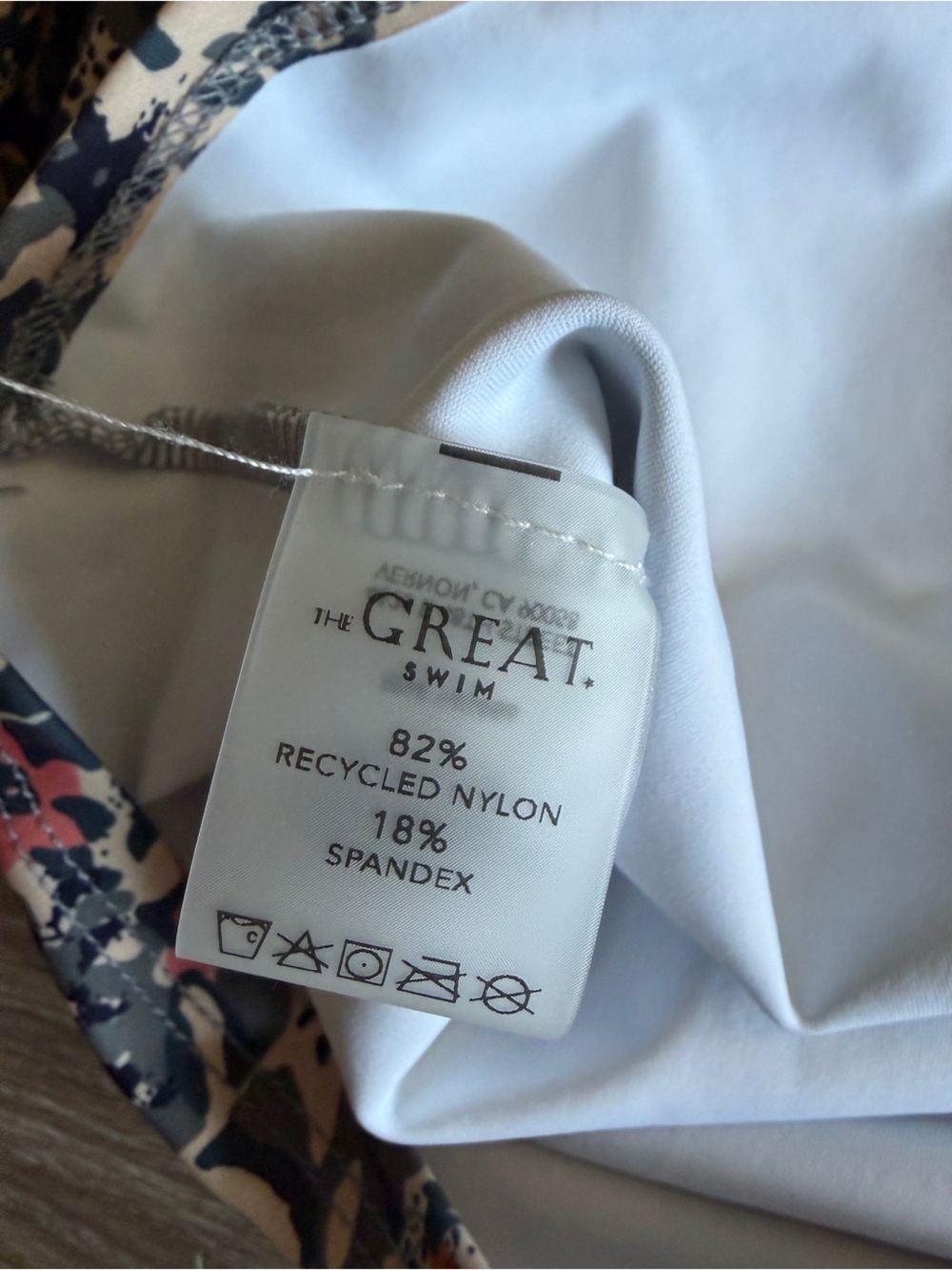 New The Great. Rashguard Henley Swim top Navy Heirloom Floral size 2 medium - Picture 6 of 7
